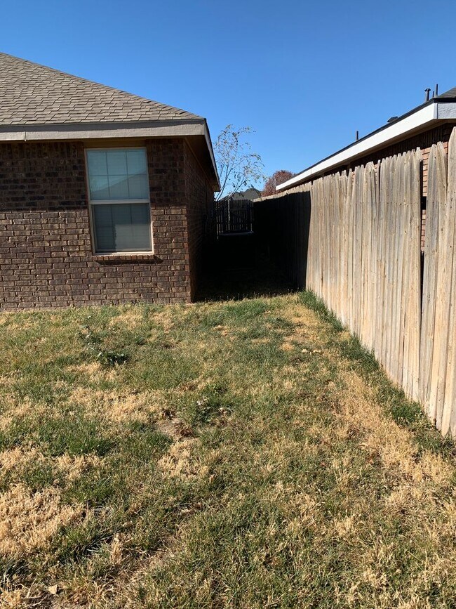 Building Photo - 2225 Jadyn Ln