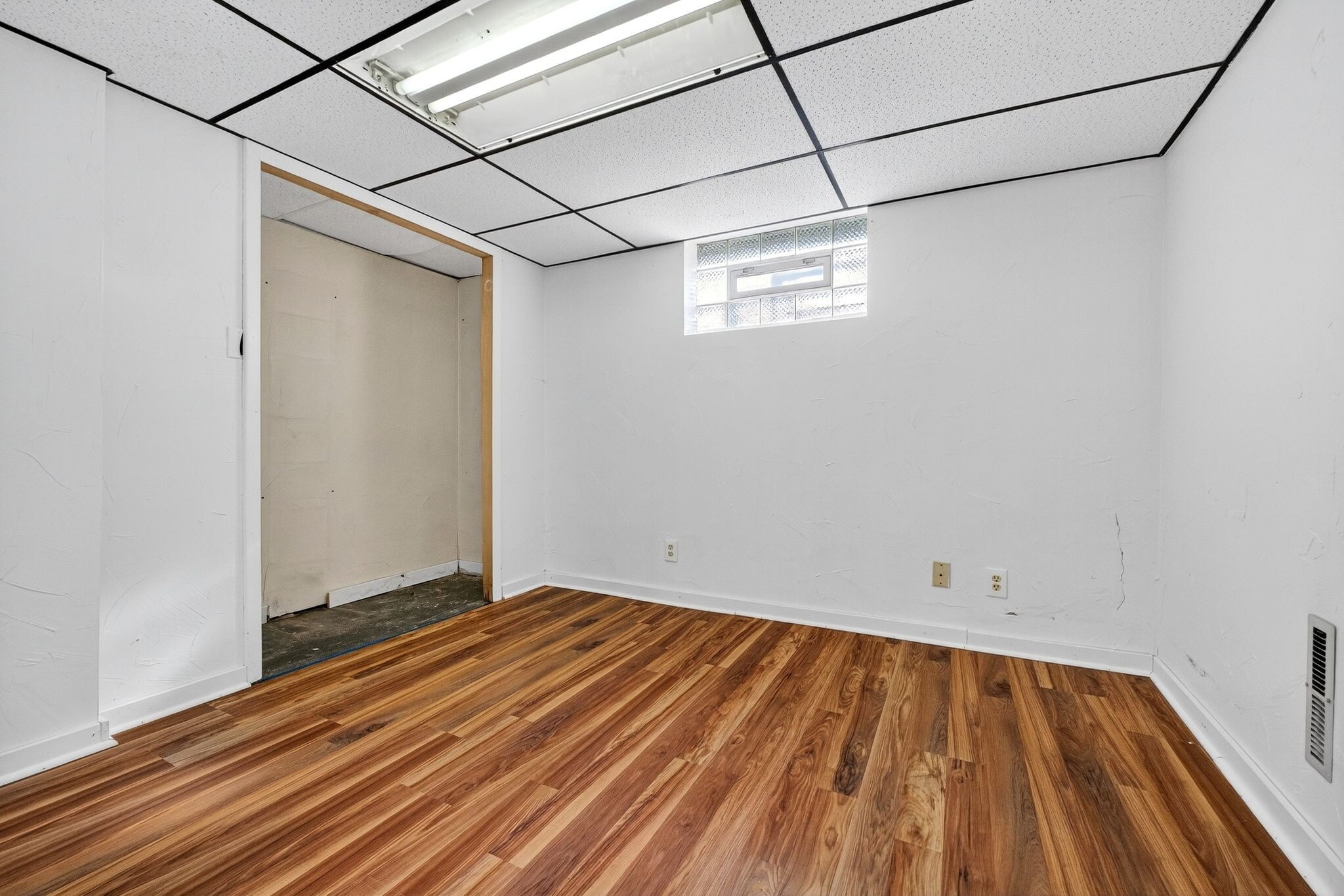 Basement Spare Room - 4429 S Hills Dr