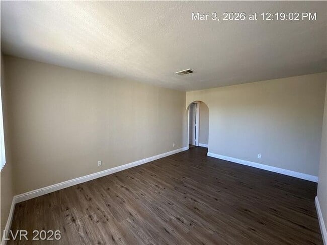 Building Photo - Adorable condo with great usage of space