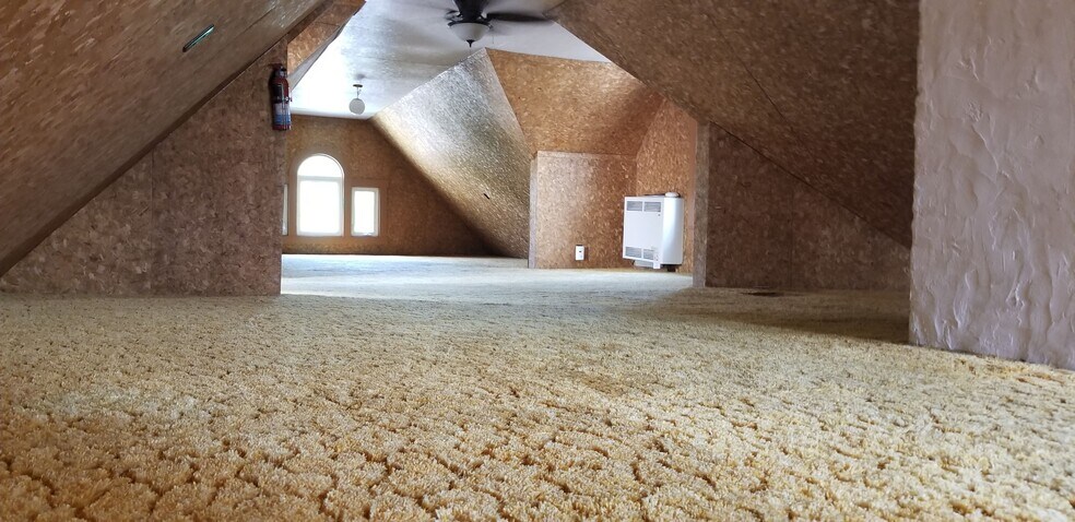 Primary Photo - 906 Vine St