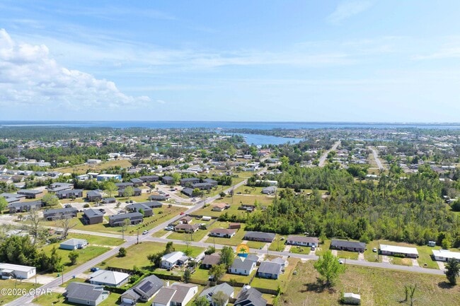 Building Photo - 7011 Lois St