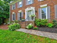 Building Photo - 4512 Woodlawn Lake Dr