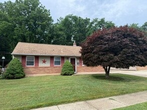 Building Photo - 3746 Windsor Dr