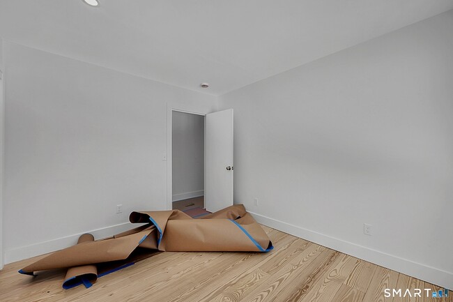 Building Photo - 220 Upper Grassy Hill Rd