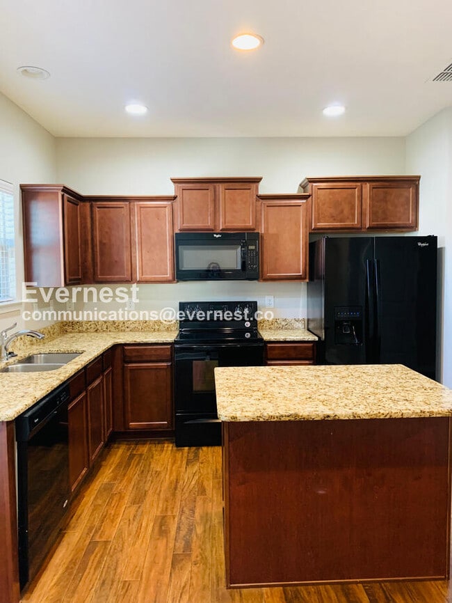 Building Photo - 4159 Saddlecreek Wy