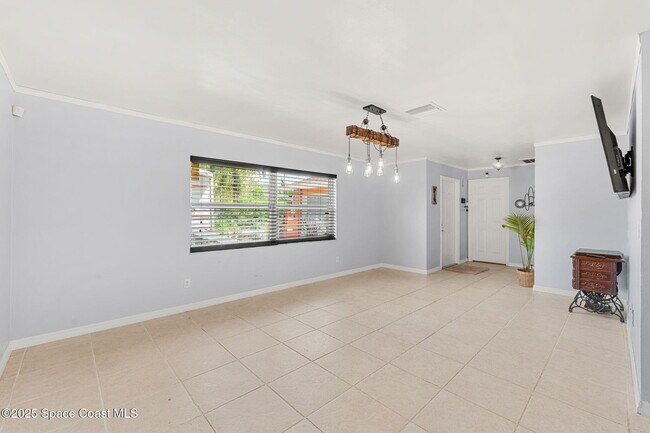 Building Photo - 1848 Edith St NE