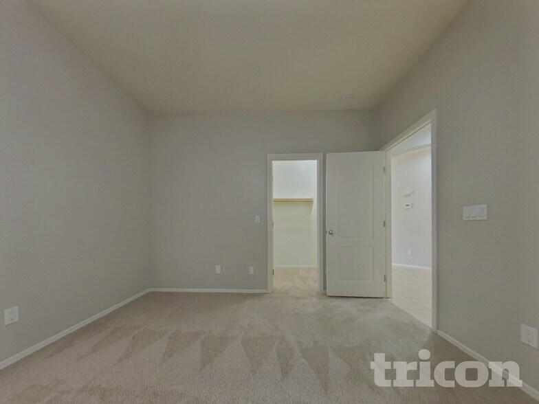 Building Photo - 17328 W Morning Glory St