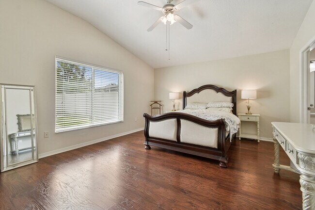 Building Photo - Tuscanny Street