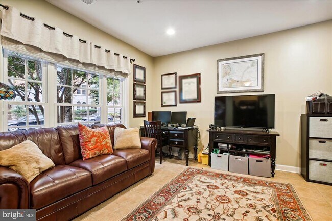 Building Photo - 440 Ferdinand Day Dr