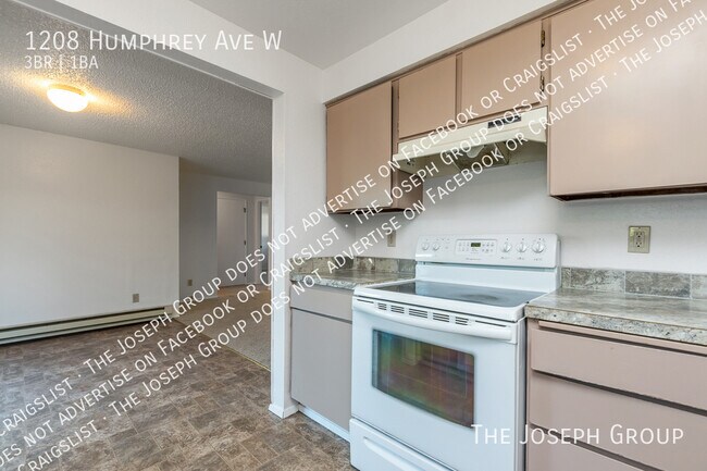 Building Photo - 1208 Humphrey Ave W