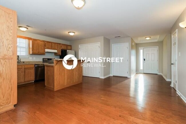 Building Photo - 3 Bedroom Pet-Friendly Home in Nicholasvil...