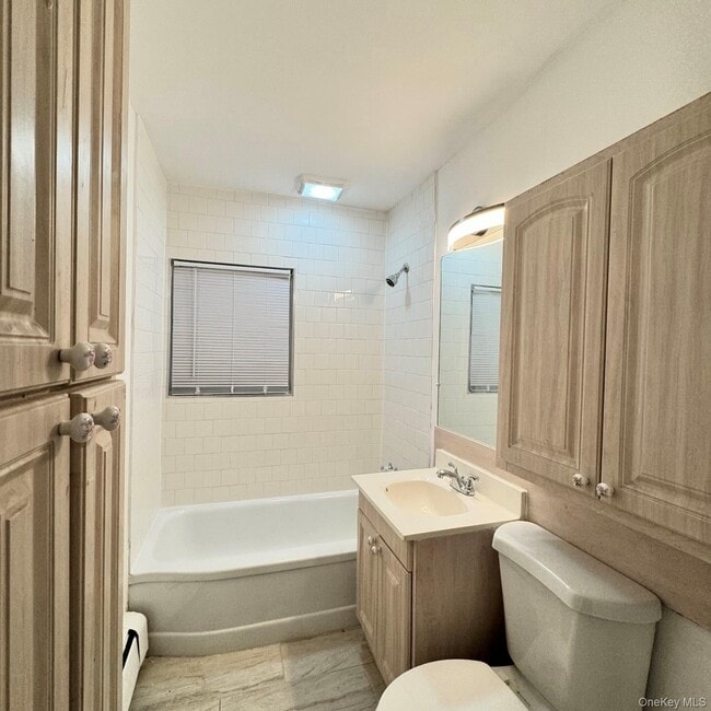 Building Photo - 11 Blue Spruce Rd