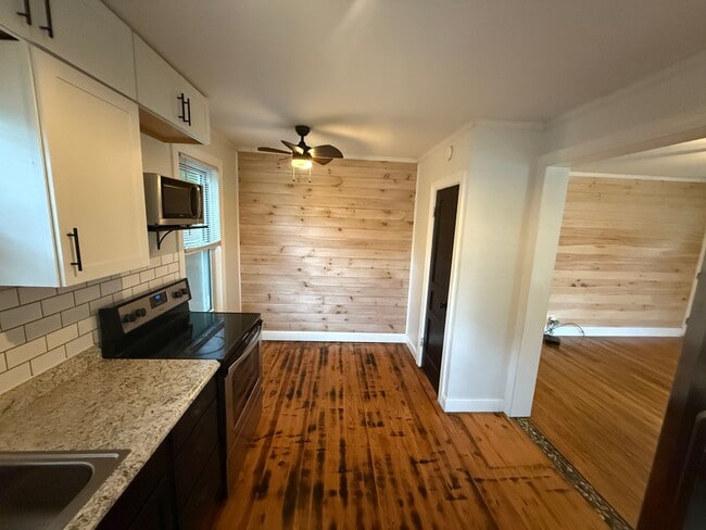 Building Photo - 417 S 8th St