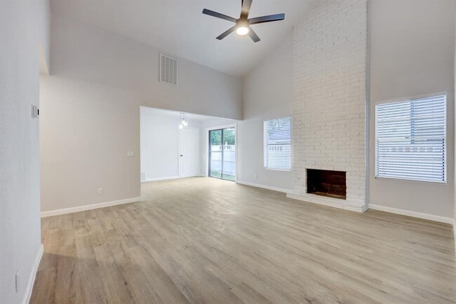 Building Photo - 5209 Purple Sage Dr