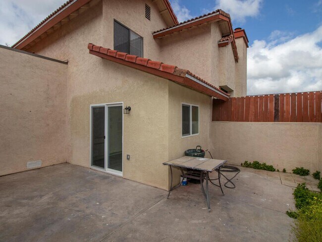 Building Photo - Remodeled 2 Story, 3 Bedroom Condo