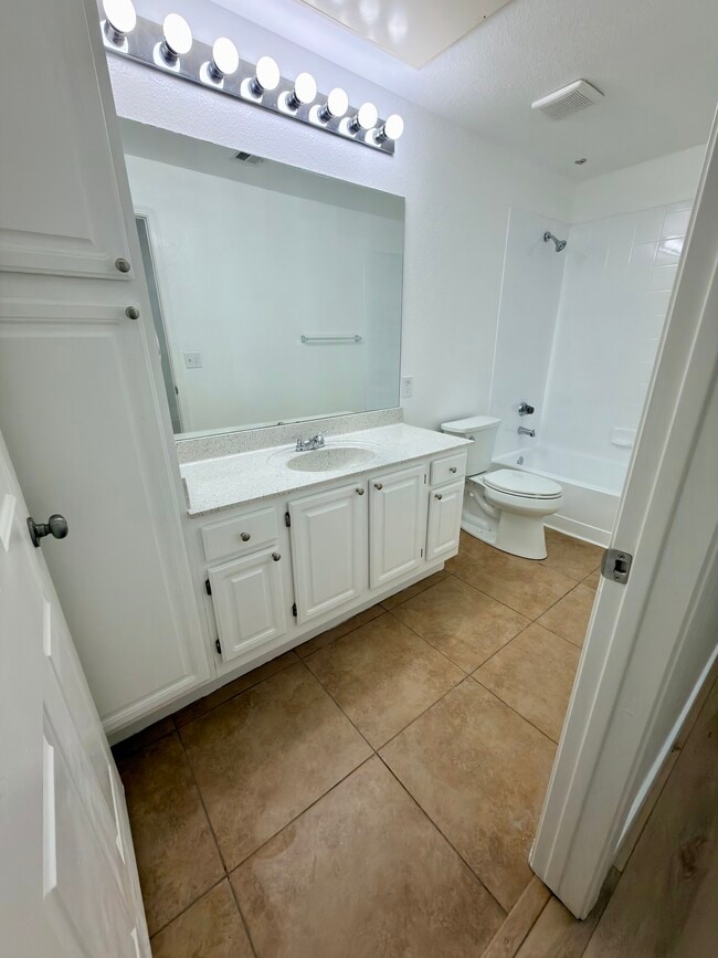 Building Photo - 16013 S Desert Foothills Pkwy