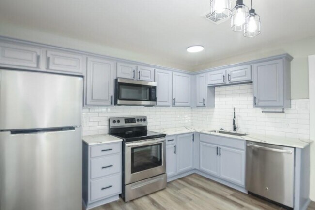 Building Photo - 42 Hunters Creek Dr