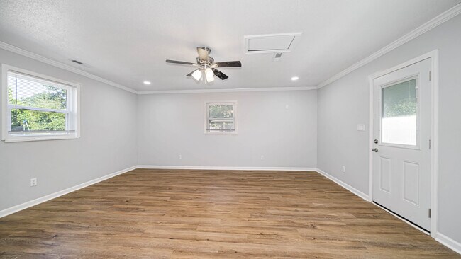 Building Photo - 2126 Evans Ave NW