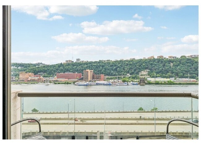 Building Photo - 151 Fort Pitt Blvd