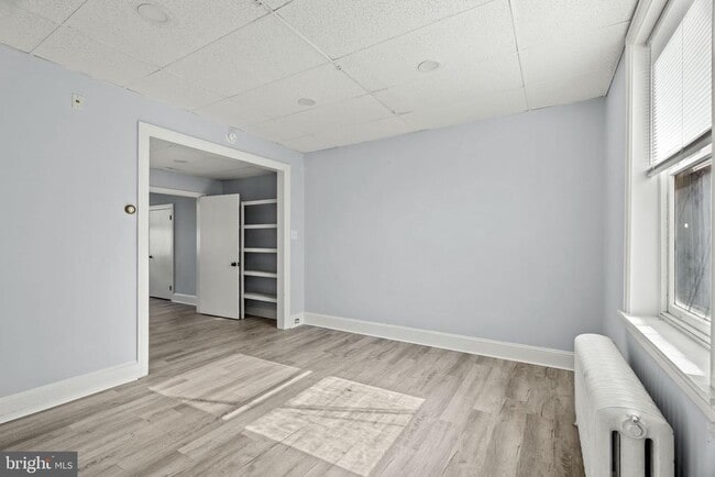 Building Photo - 301 Cedar St