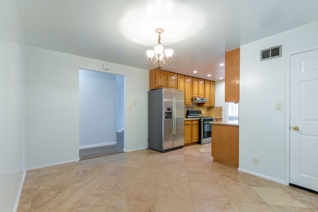 Building Photo - Beautiful & bright 3 bed / 2 Bath San Brun...