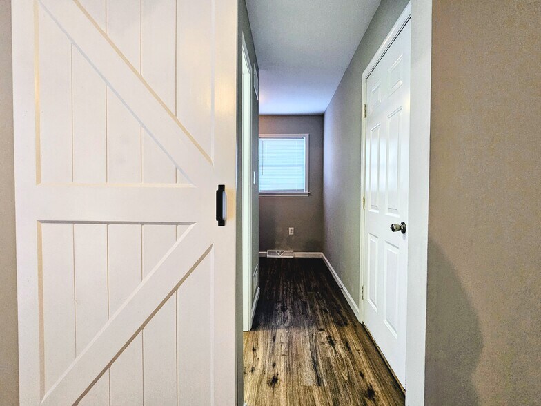 Building Photo - 35 Sunrise Cir