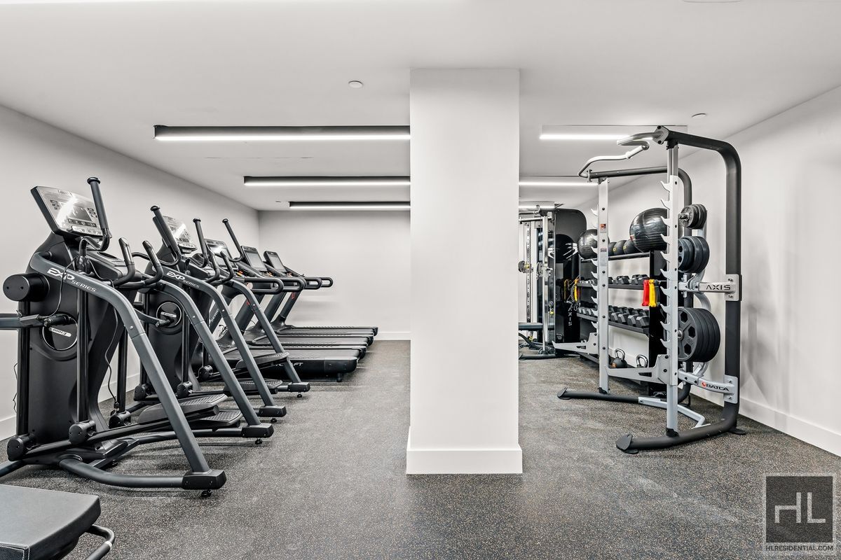 Building Photo - BRUCKNER BOULEVARD