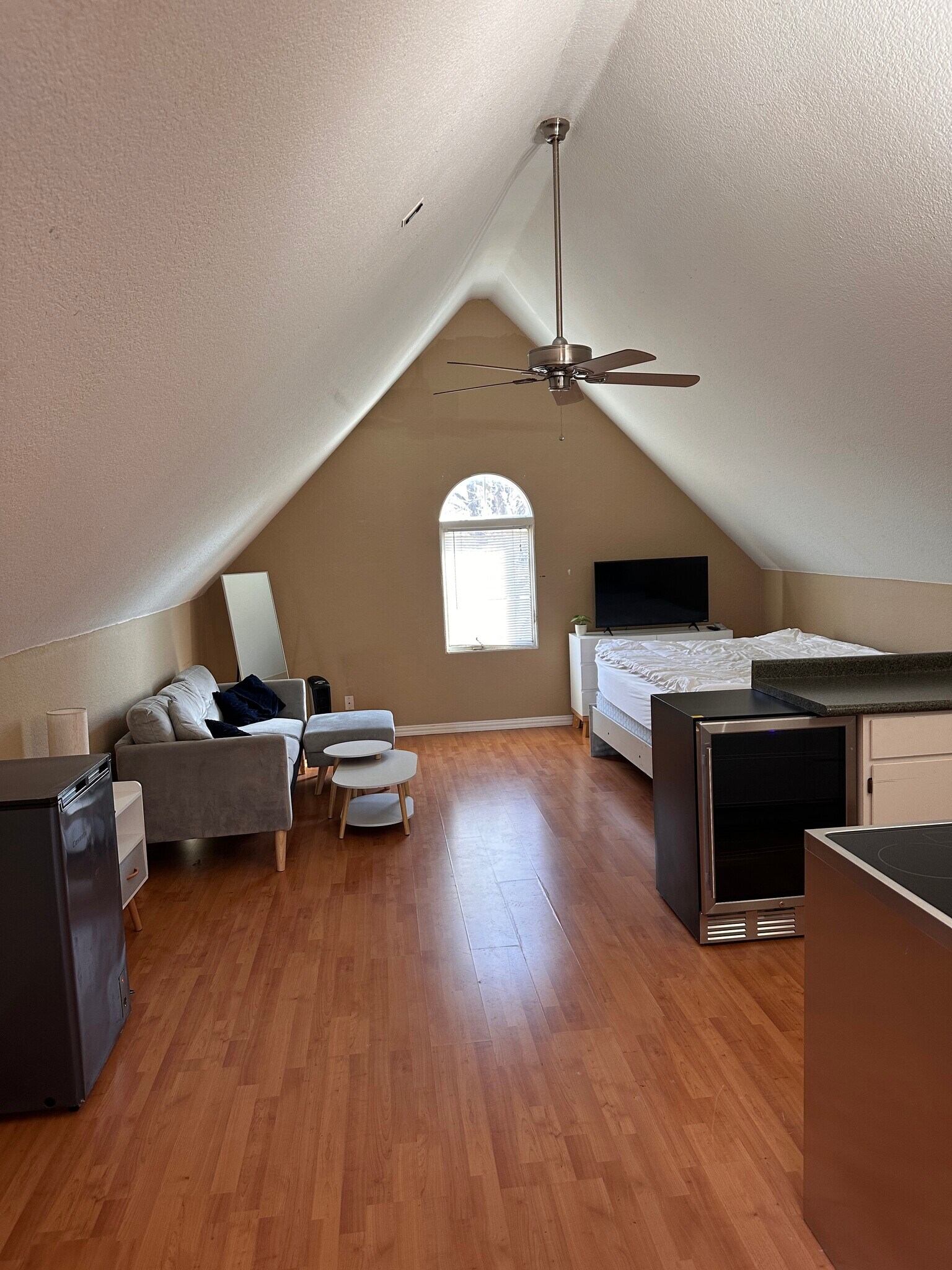 Building Photo - 2312 Carleton Ave