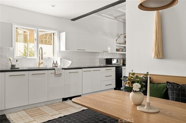 Building Photo - 5115 Los Feliz Blvd