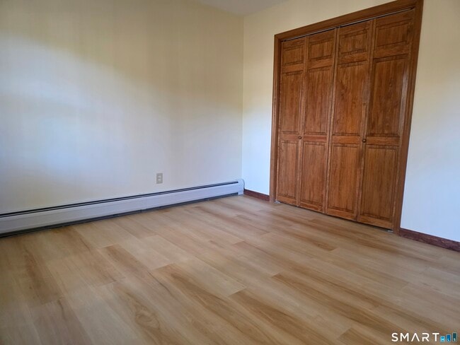 Building Photo - 29 Brook Pine Dr