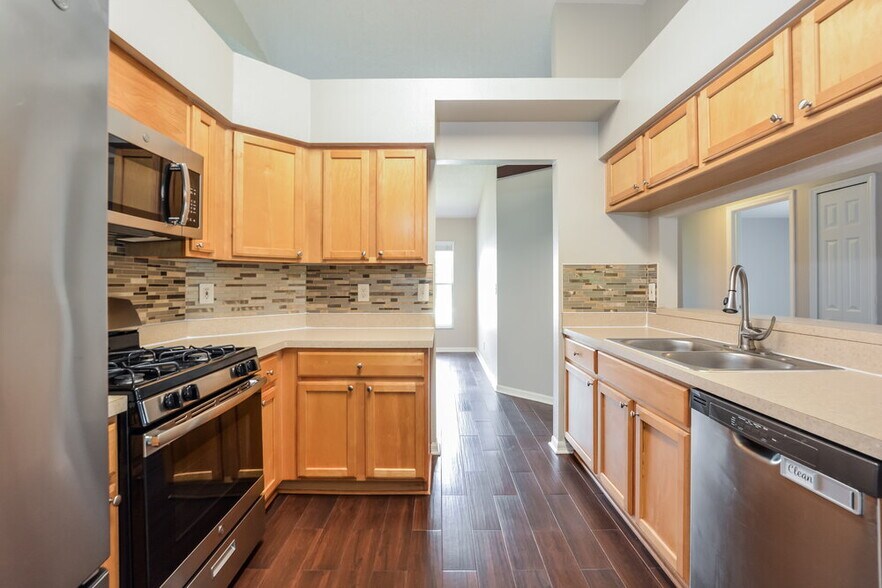 Building Photo - 12131 Goldenstar Ln