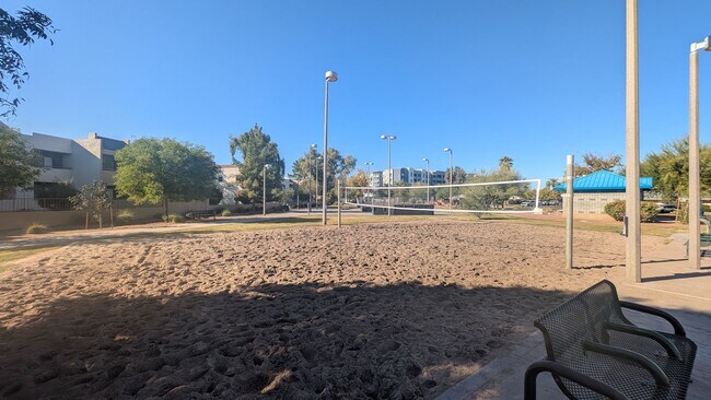 Building Photo - 3 Bedroom Home Plus Bonus Room in the Hudson Manor Community Near S McClintok Dr and E Apache Blvd!