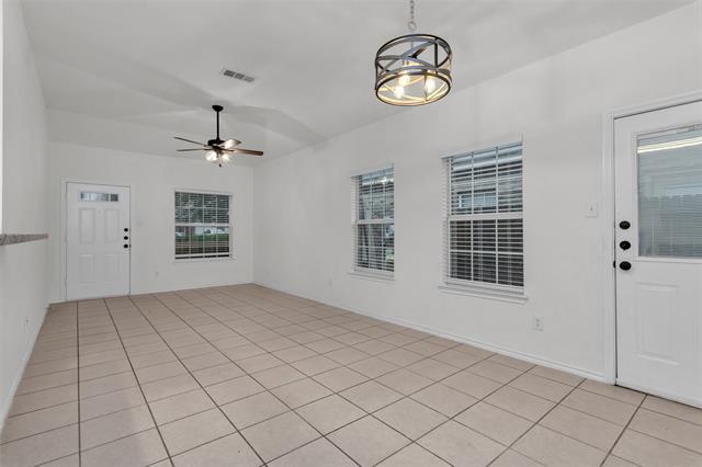 Building Photo - 913 Jenni Dr
