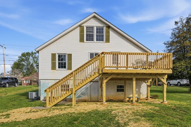 Building Photo - MOVE IN WITH A SECURITY DEPOSIT ALTERNATIVE FROM OBLIGO (for qualified applicants).