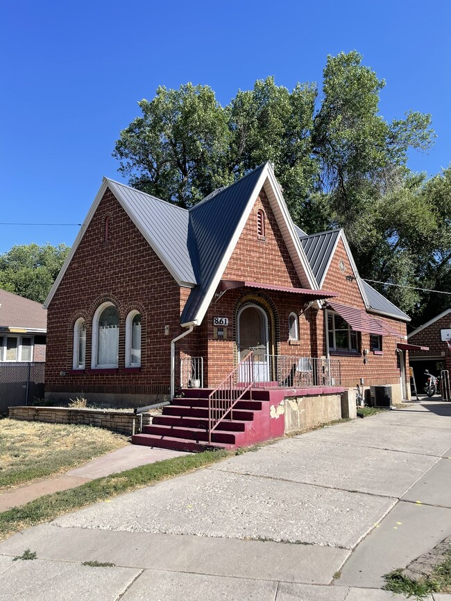 Building Photo - 861 16th St