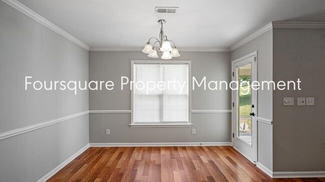 Building Photo - End Unit Townhome | Sunroom| Community Poo...