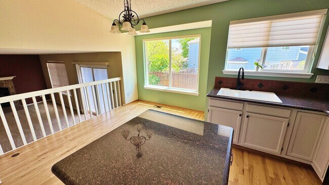 Building Photo - Welcome To This Fantastic 3 Bed 4 Bath Hom...
