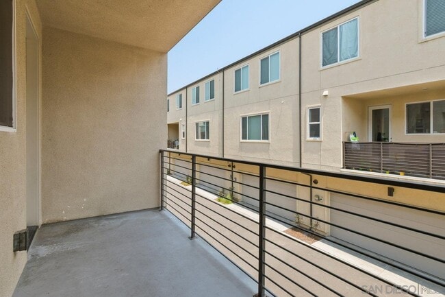 Building Photo - 5212 Beachfront Cove