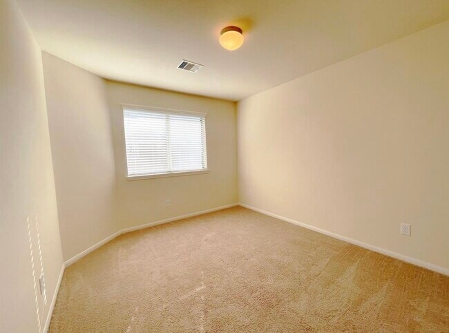 Building Photo - 8318 Greys Ln