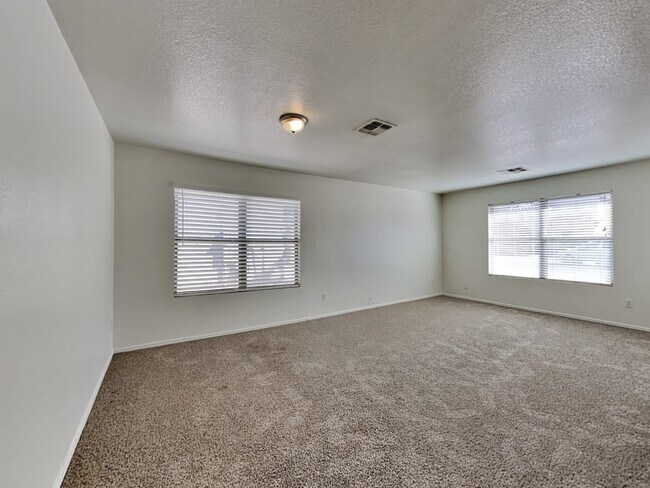 Building Photo - 2608 W Bloch Rd