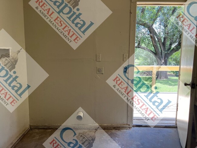 Building Photo - Home Sweet Home- Move In Special!!!!