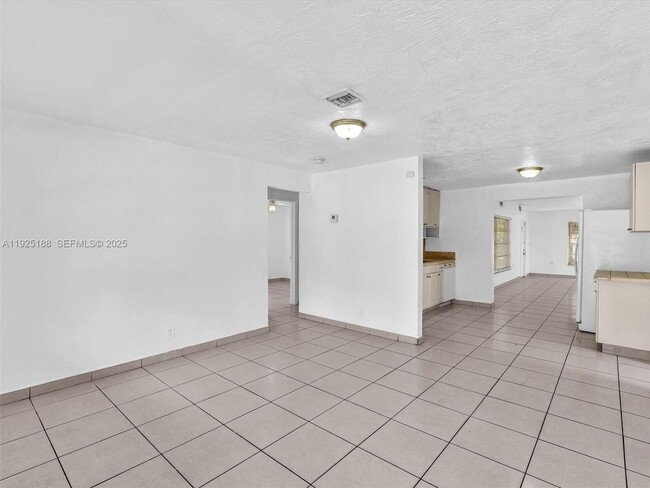 Building Photo - 1624 S 23rd Ave