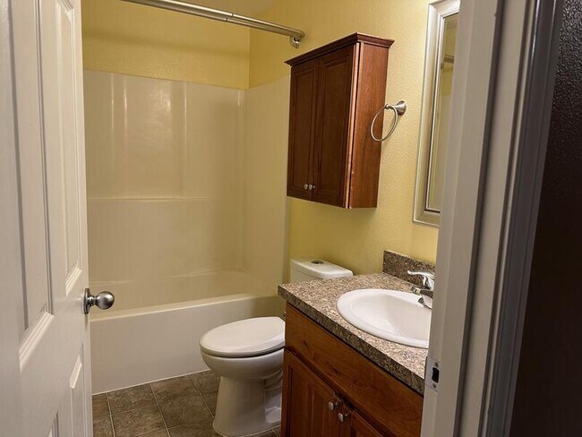 Building Photo - 6913 Owl Dr SE