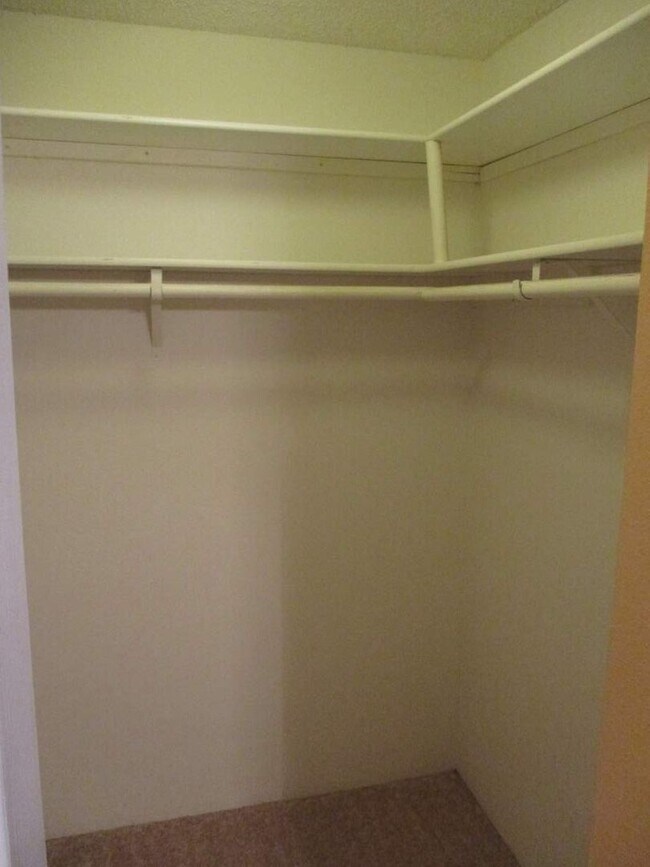 Building Photo - 3 Bedroom + Bonus, 2.5 Bathroom Gig Harbor...
