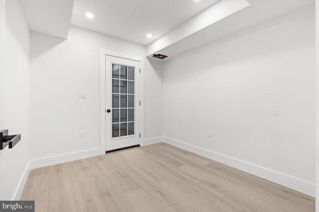 Building Photo - 3923 14th St NW