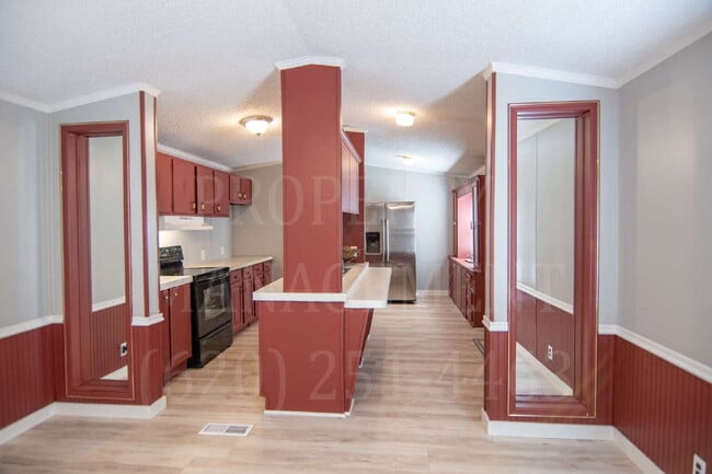 Building Photo - 2-Bedroom with 2 Full Baths in Coffeyville!
