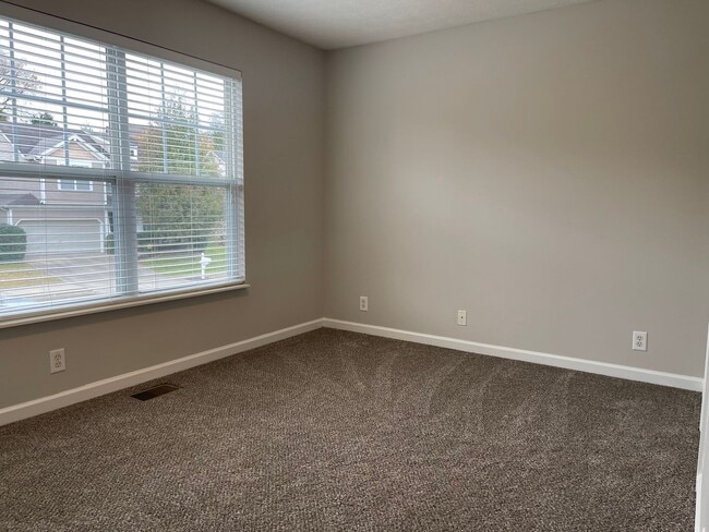 Building Photo - 3 Bed 2.5 Bath Nashville Opry Mills Area F...