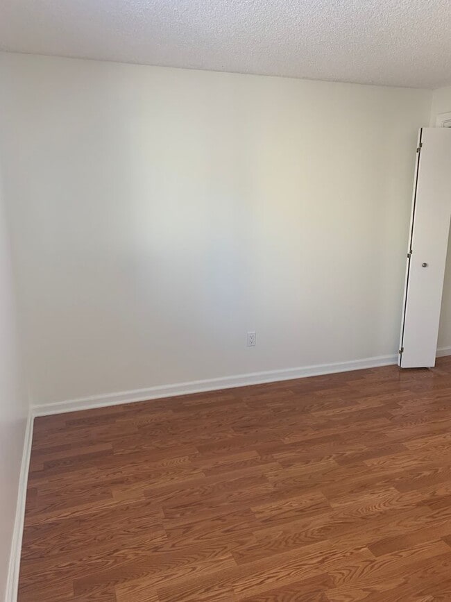 Building Photo - Gary Apartments | Two Bedroom Townhouse Un...