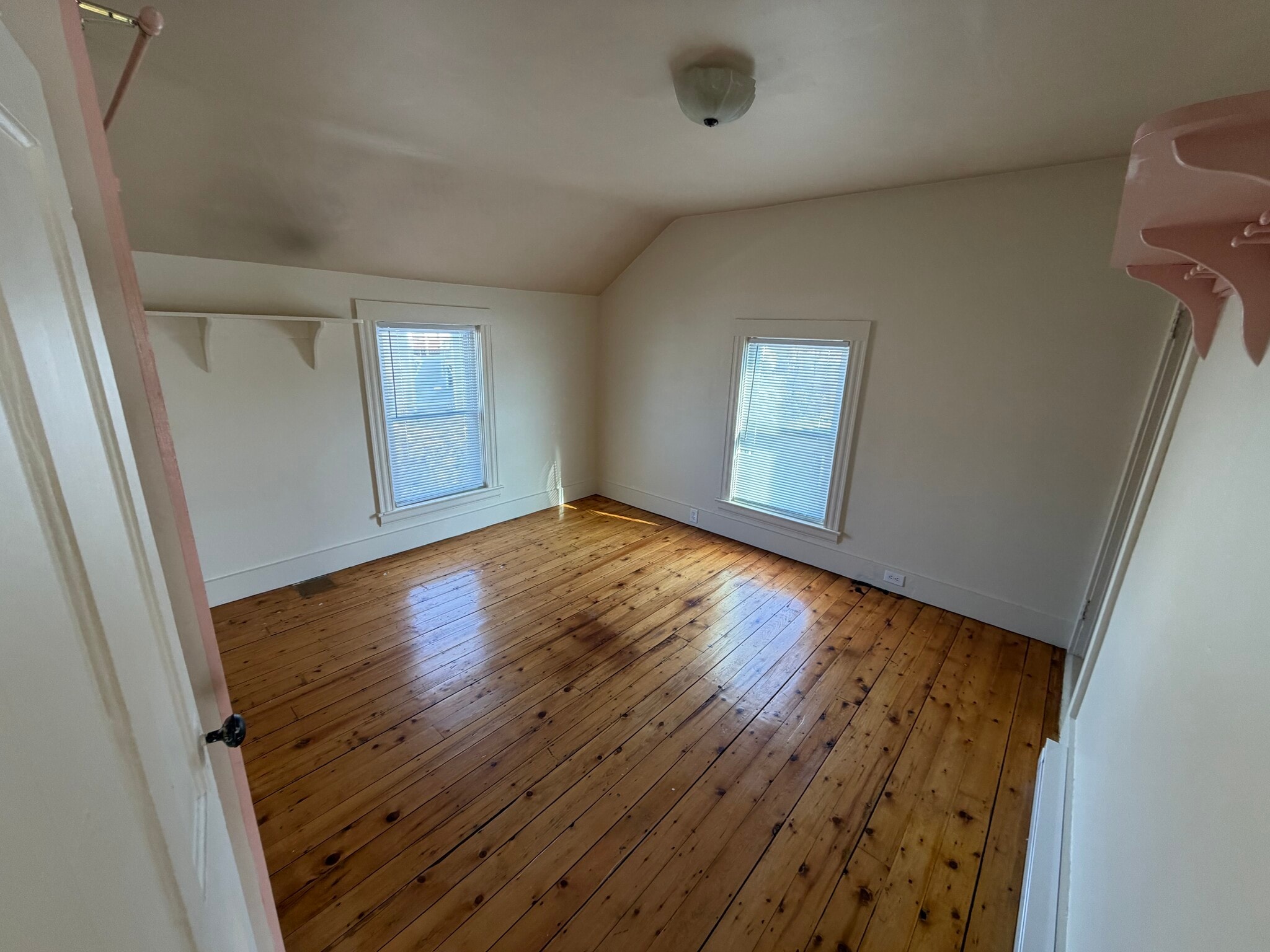 Building Photo - 127 Church Ave