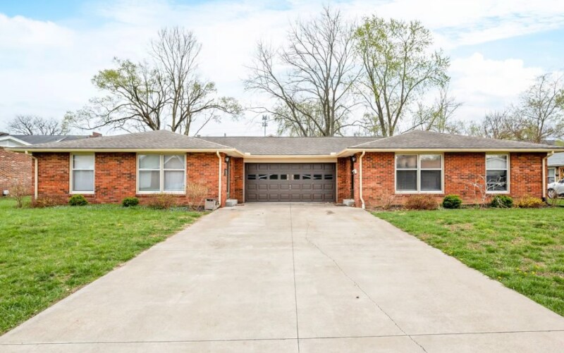 Primary Photo - 3819 1/2 Camelot Ln